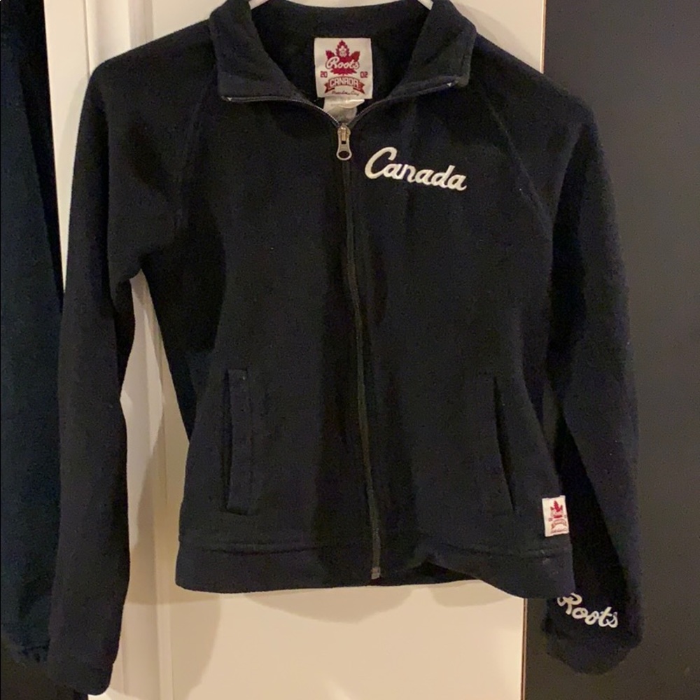 NWOT VINTAGE roots salt lake city fleece
